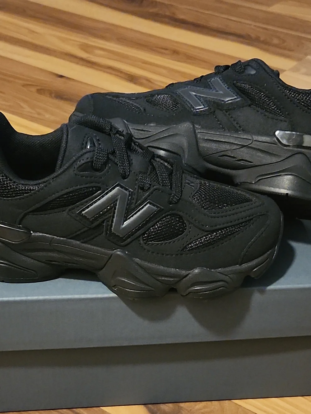 NB 9060 1.5 youth New Balance Boys 9060 Triple Black Mesh Black NEW with box